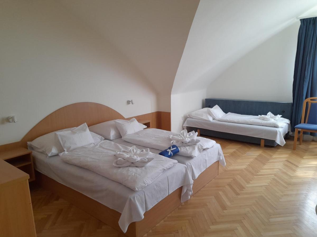 Nimród Vendégház Hajdúszoboszló Esterno foto