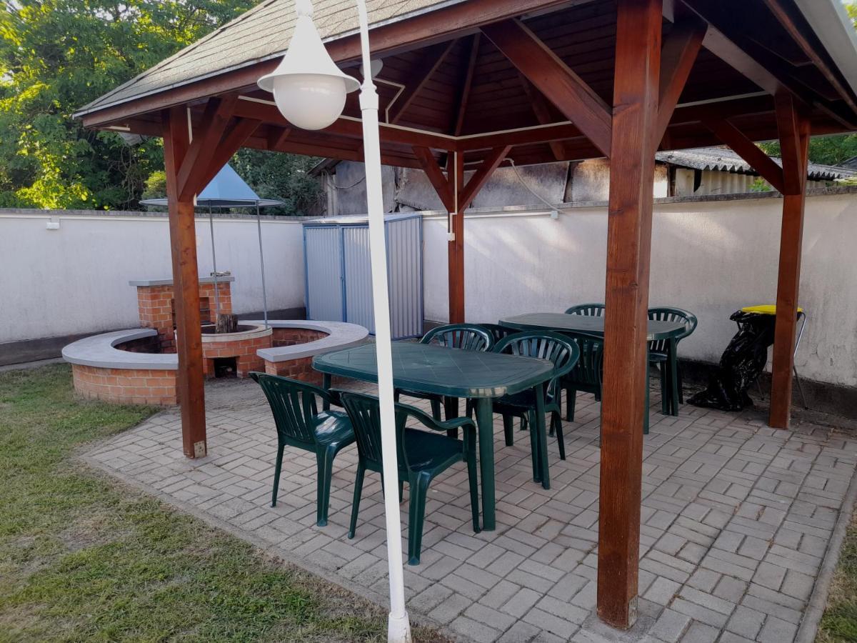 Nimród Vendégház Hajdúszoboszló Esterno foto